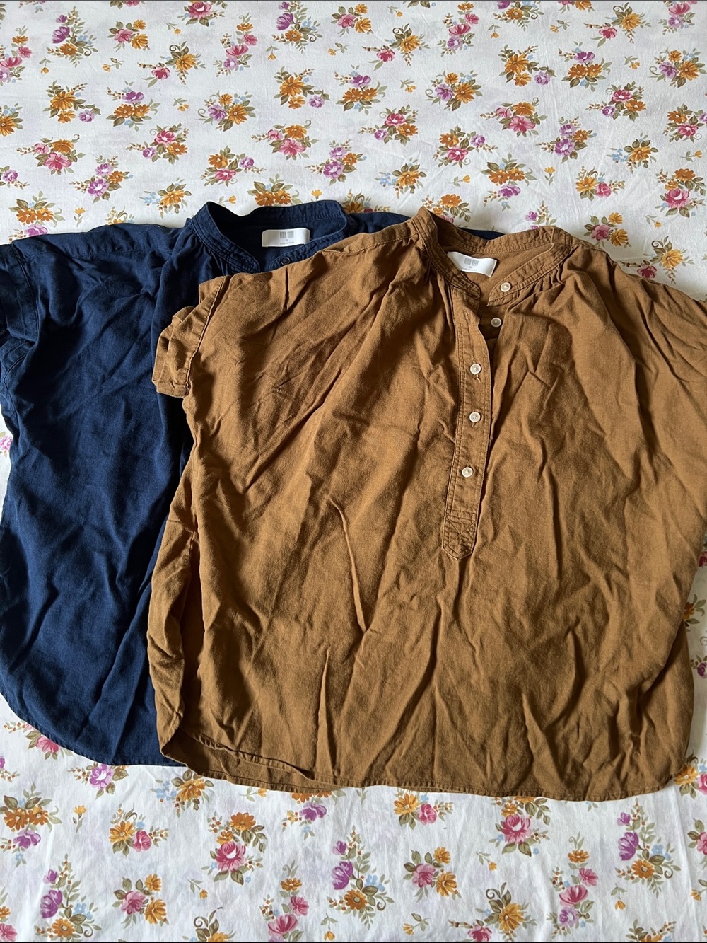 Uniqlo linen blend shirt bundle Navy S and Brown XS